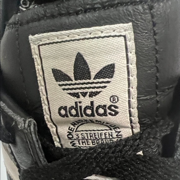 Vintage Adidas Classic Black and White Trainers - Picture 3 of 11